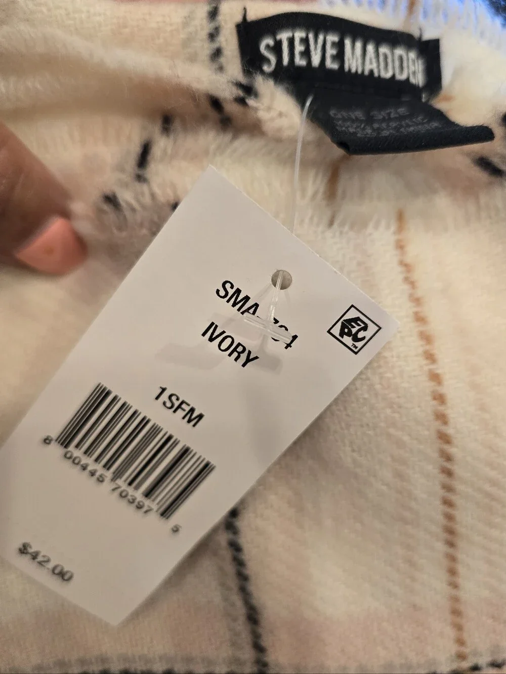 Steve Madden Light Cream Plaid Fringe Scarf - NWT Gifts Fall Winter